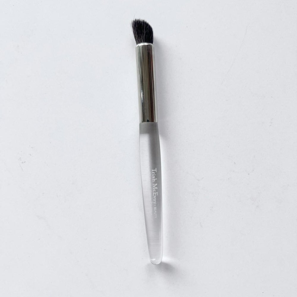 Trish McEvoy Brush 23 - Angled Crease Contour